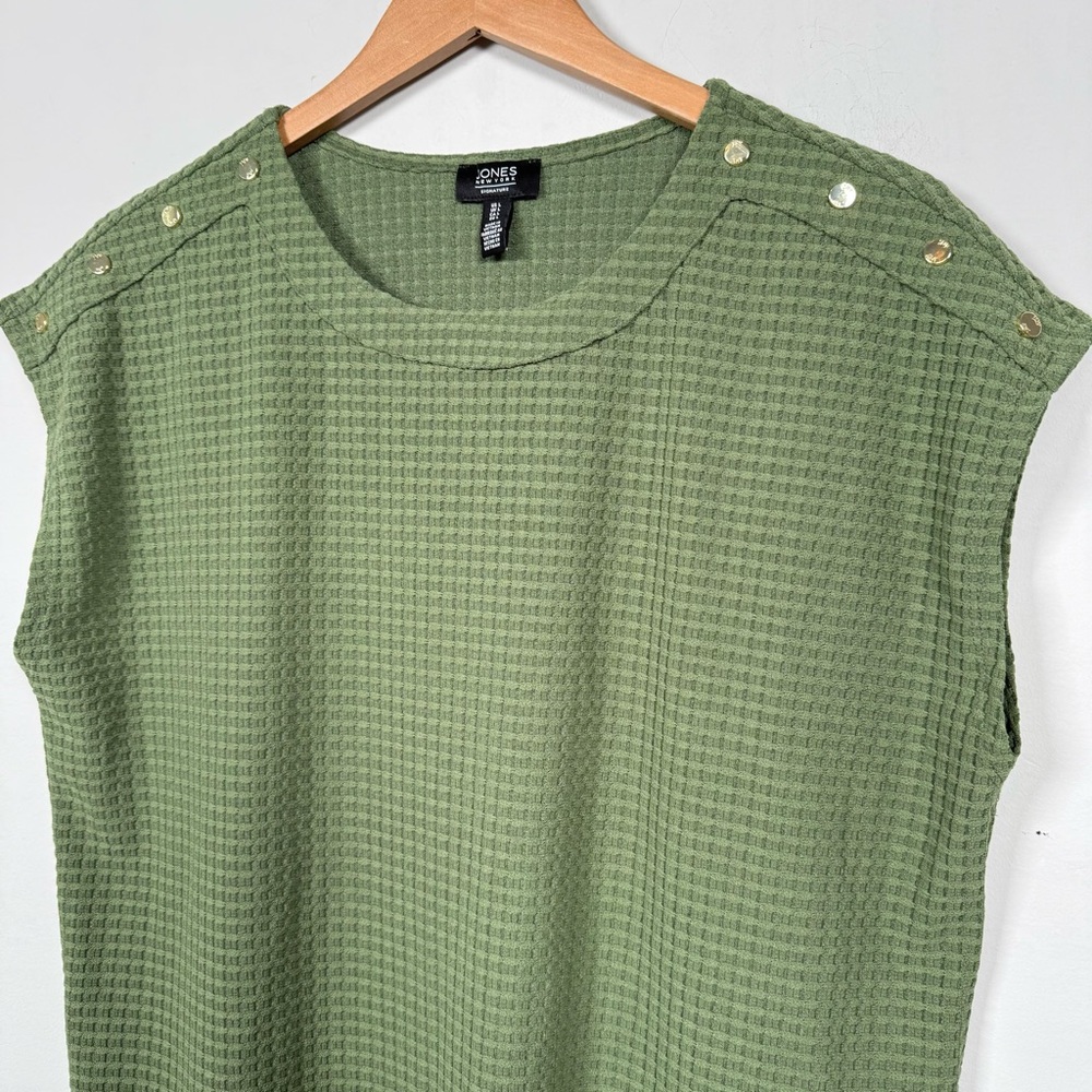 Jones New York Olive Textured Sleeveless Top with Shoulder Buttons, Size L - Picture 3 of 8